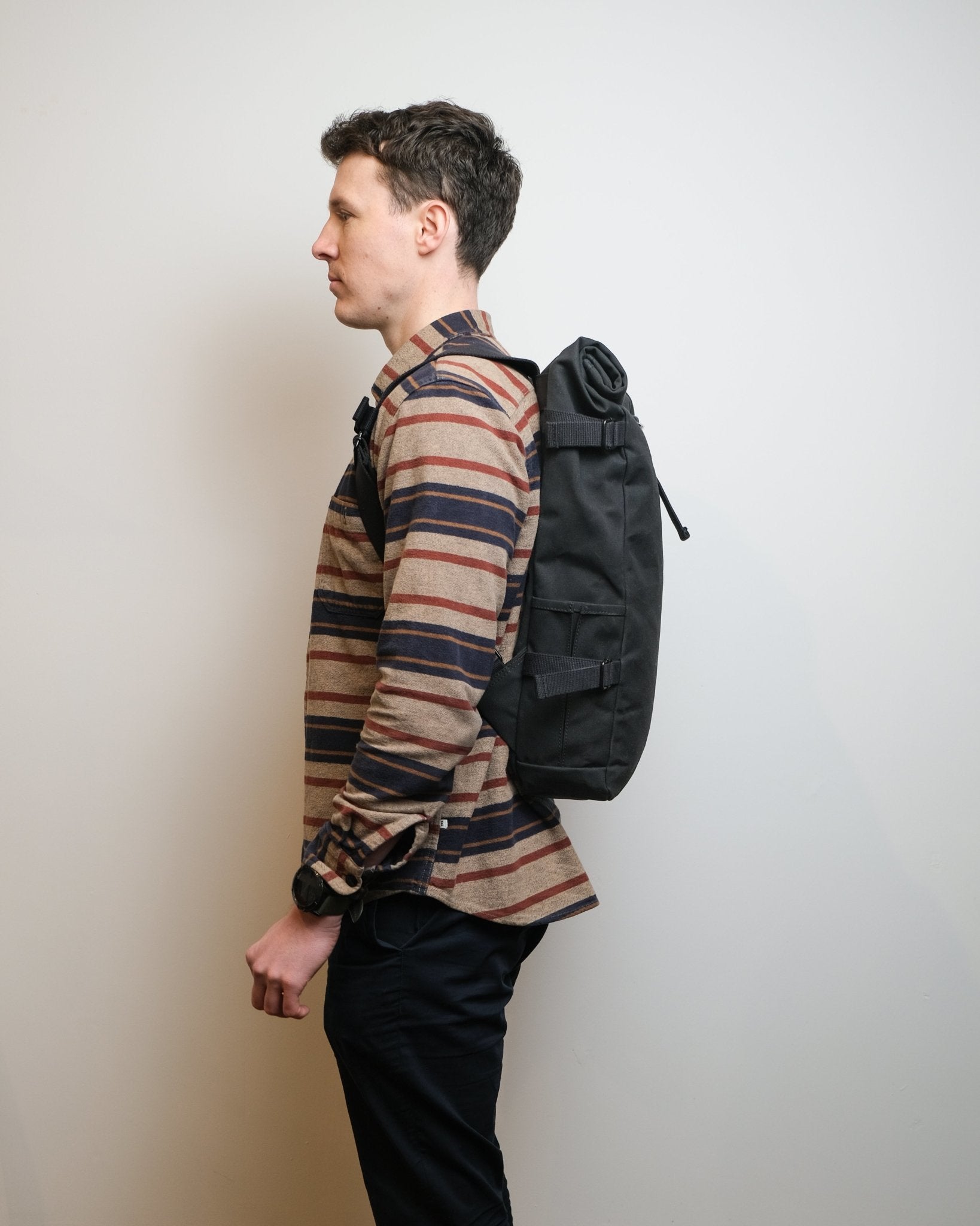 High Capacity Canvas Travel Backpack 23L - Front Pocket